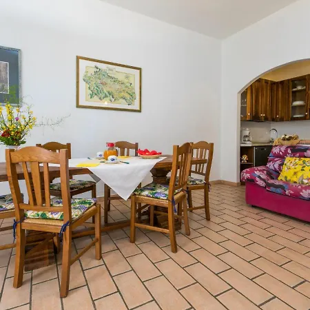 아파트 Borgo Antico By Interhome *